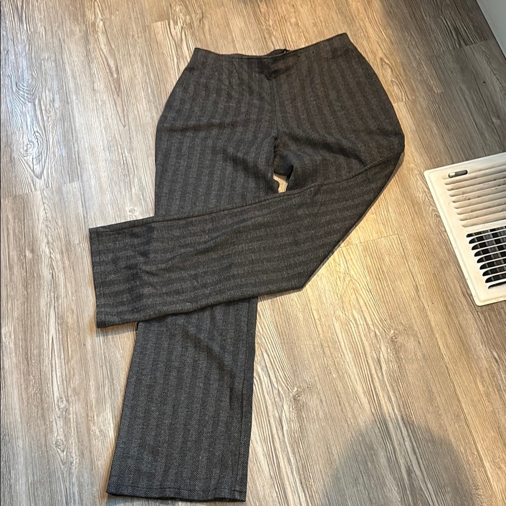 🌸New York & Company Gray Pantsuit with Pinstripe Design